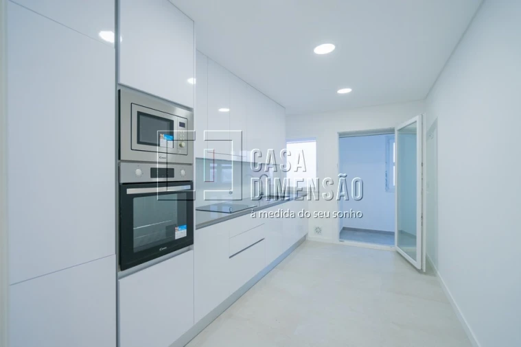Apartamento T2 para Venda em Carnaxide e Queijas Foto 10