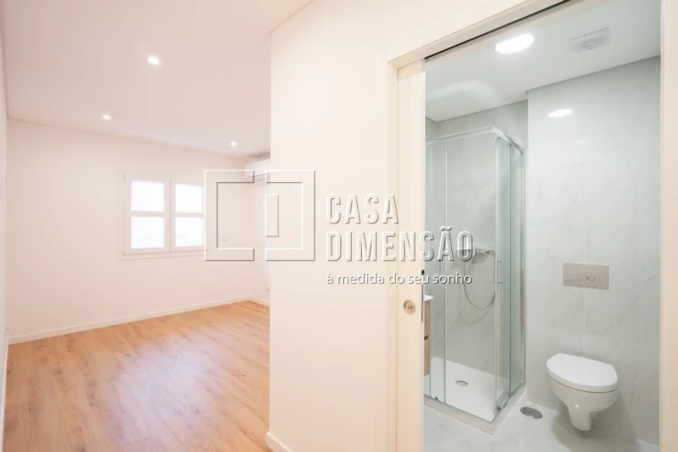 Apartamento T2 para Venda em Carnaxide e Queijas Foto 17