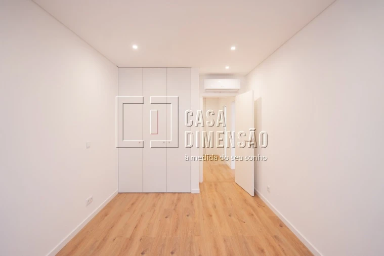 Apartamento T2 para Venda em Carnaxide e Queijas Foto 25