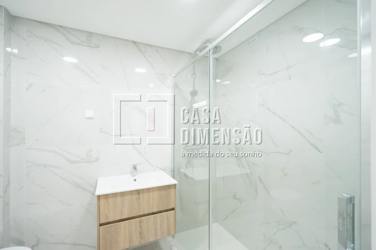 Apartamento T2 para Venda em Carnaxide e Queijas Foto 28