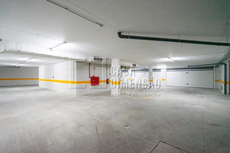 Apartamento T2 para Venda em Carnaxide e Queijas Foto 31