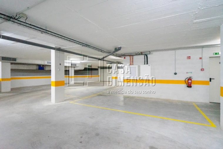 Apartamento T2 para Venda em Carnaxide e Queijas Foto 33
