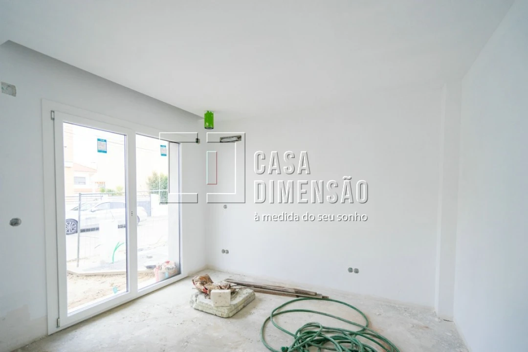 Moradia T3 para Venda em Corroios Foto 11