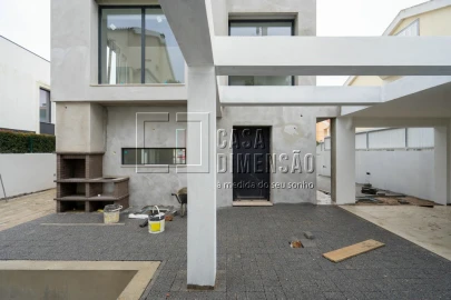 Moradia T3 para Venda em Corroios