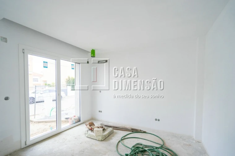 Moradia T3 para Venda em Corroios Foto 11