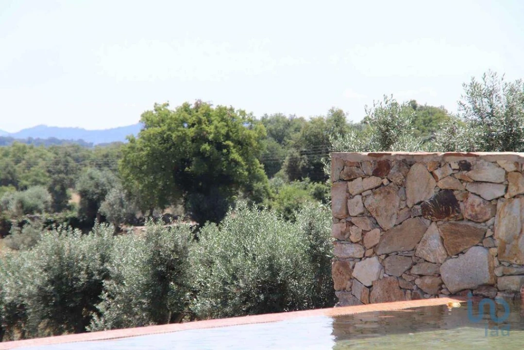 Moradia T5 para Venda em Sé e São Lourenço Foto 13