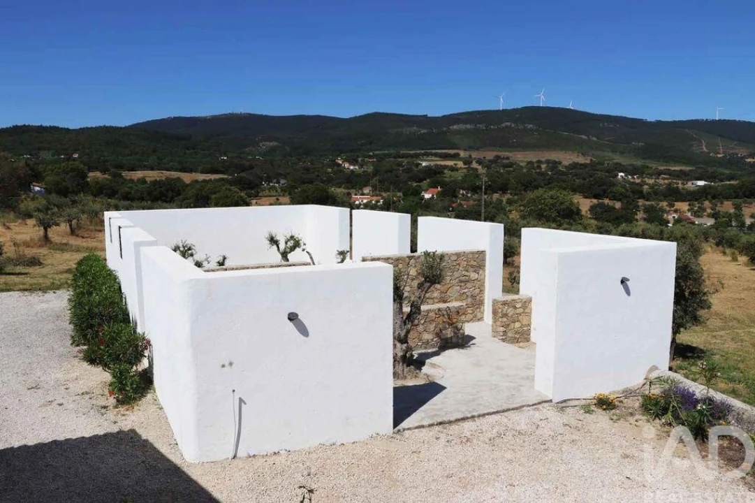 Moradia T5 para Venda em Sé e São Lourenço Foto 16