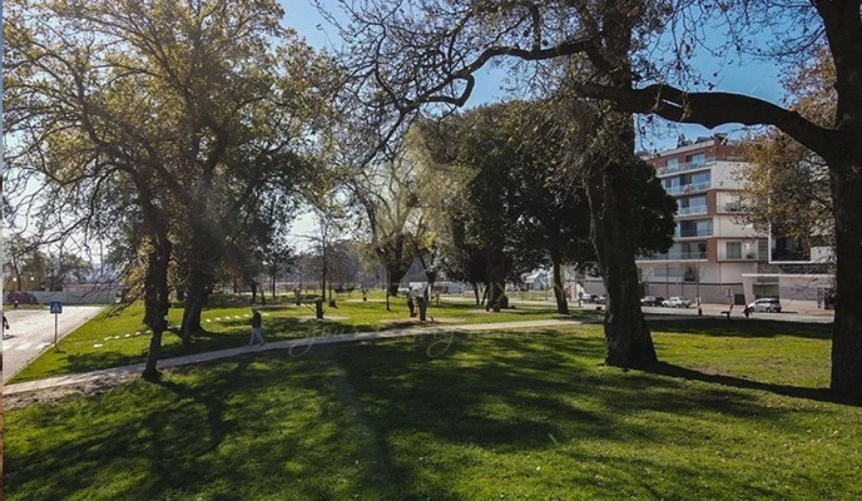 Loja para Venda em Cidade da Maia Foto 5