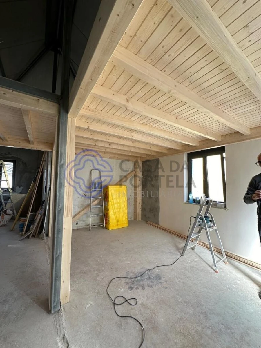 Prédio para Venda em Mafamude e Vilar do Paraíso Foto 3