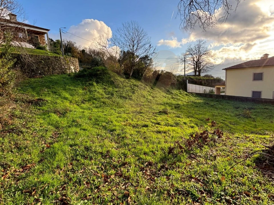 Terreno para Venda em Bárrio e Cepões Foto 4
