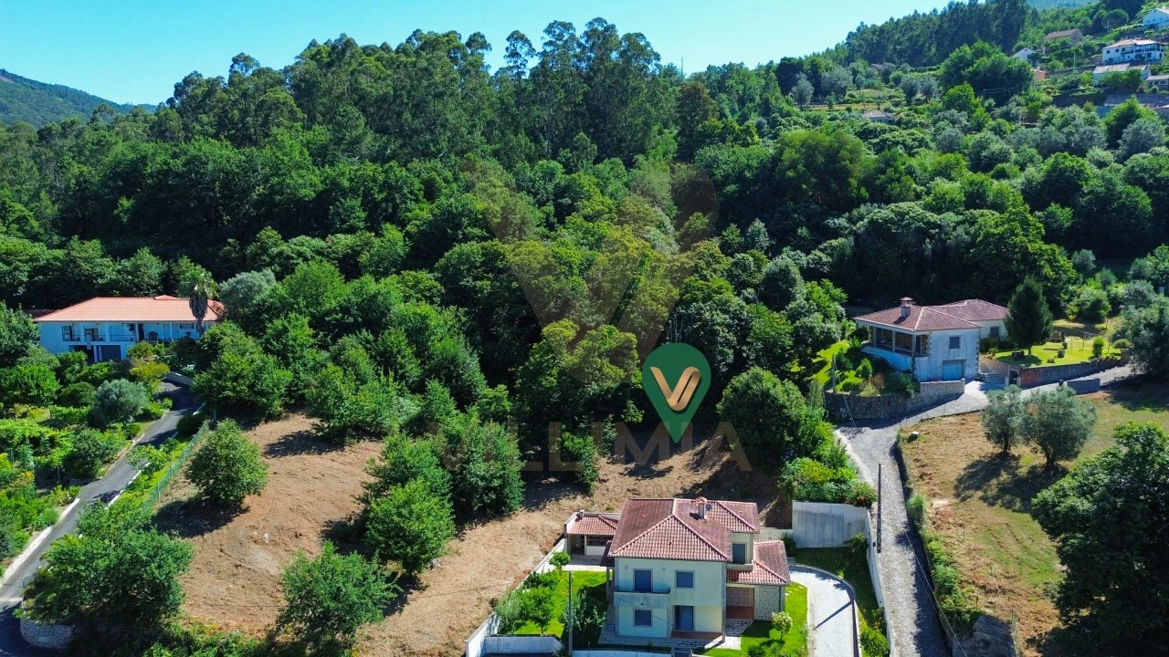 Terreno para Venda em Bárrio e Cepões Foto 8