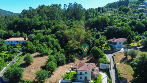 Terreno para Venda em Bárrio e Cepões