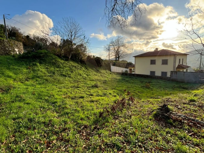 Terreno para Venda em Bárrio e Cepões