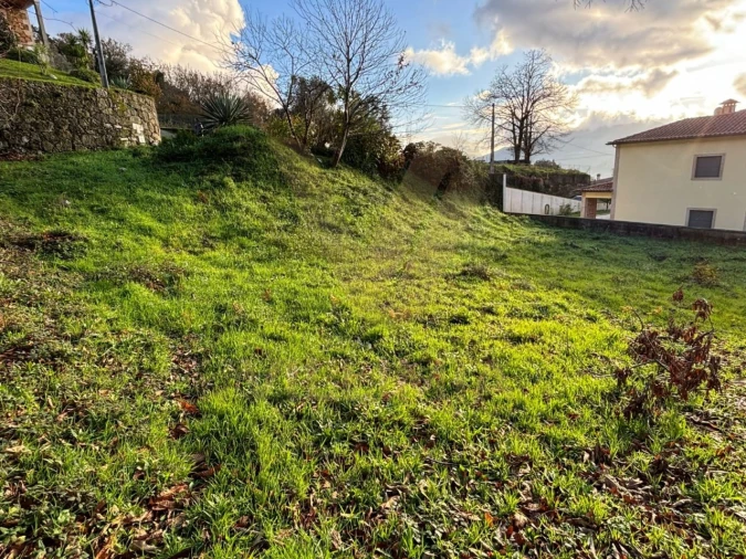 Terreno para Venda em Bárrio e Cepões Foto 3