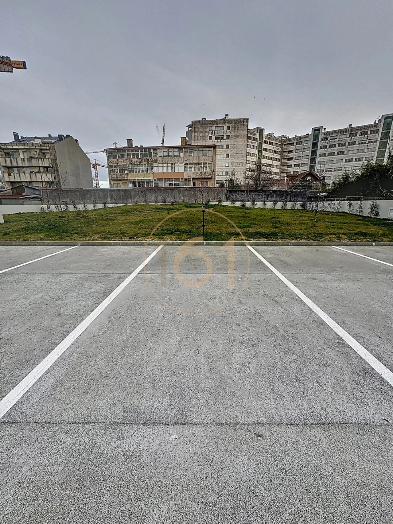 Apartamento T1 para Arrendamento em Santa Marinha Foto 13