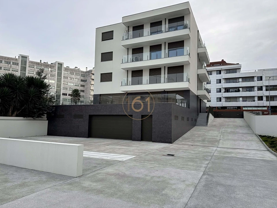 Apartamento T1 para Arrendamento em Santa Marinha Foto 1