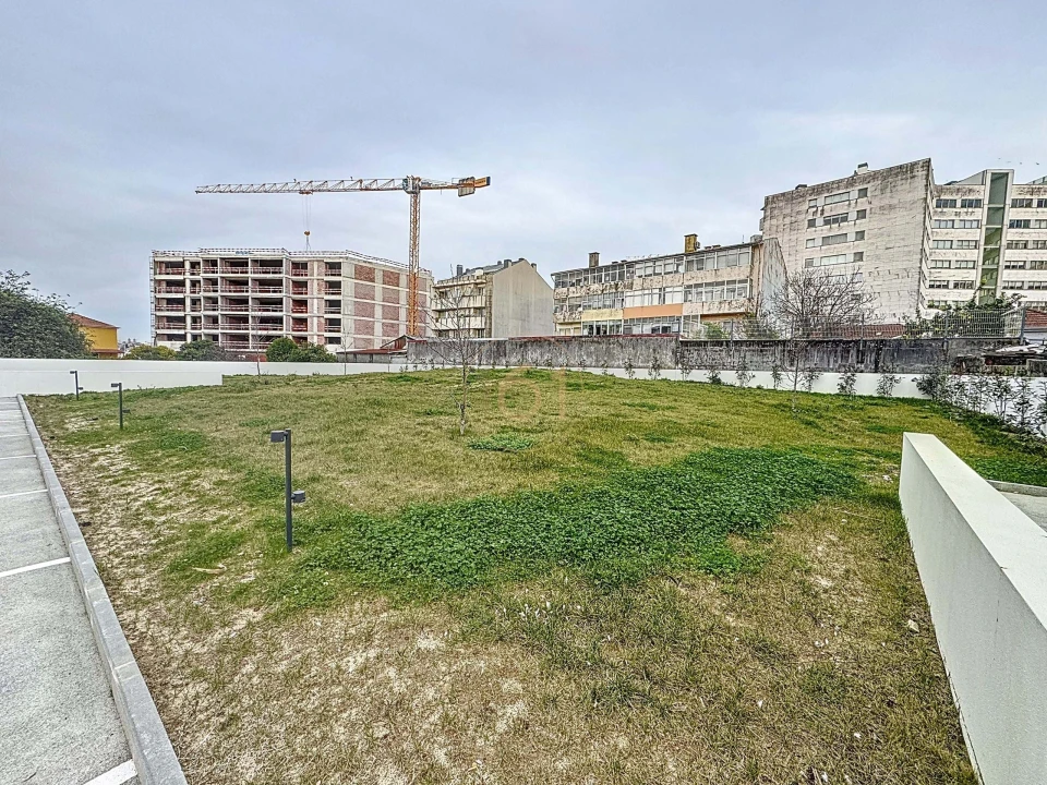 Apartamento T1 para Arrendamento em Santa Marinha Foto 16