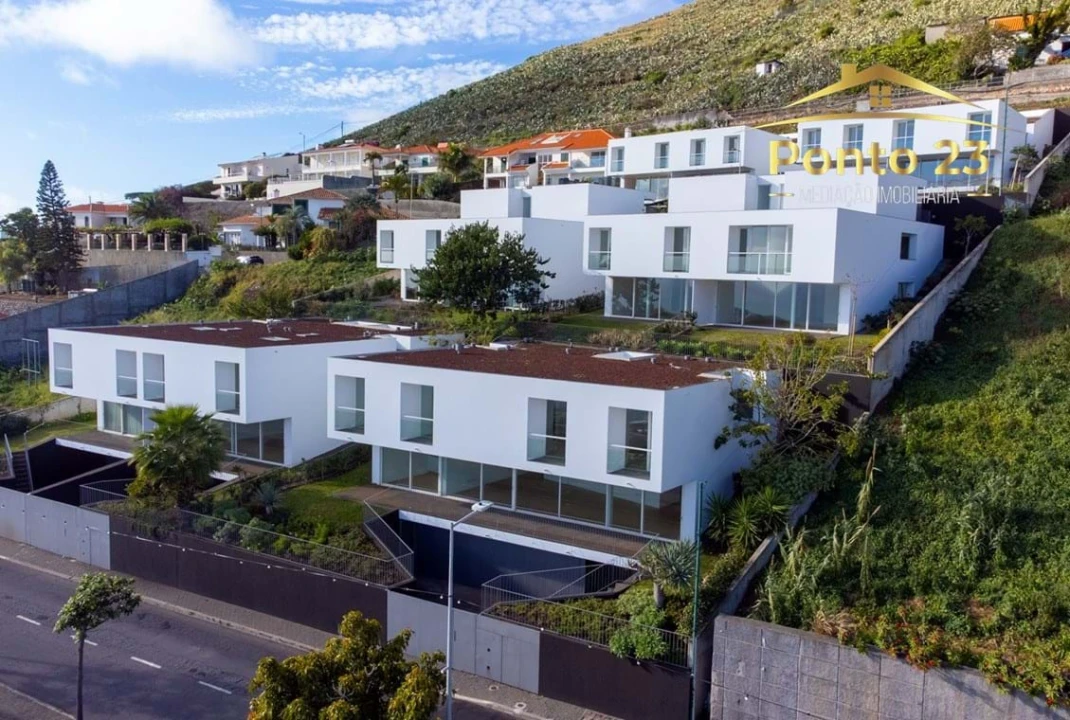 Moradia T3 para Venda em São Martinho Foto 1