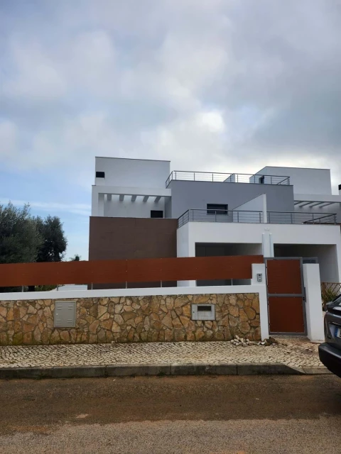 Moradia T3 para Venda em Armação de Pera