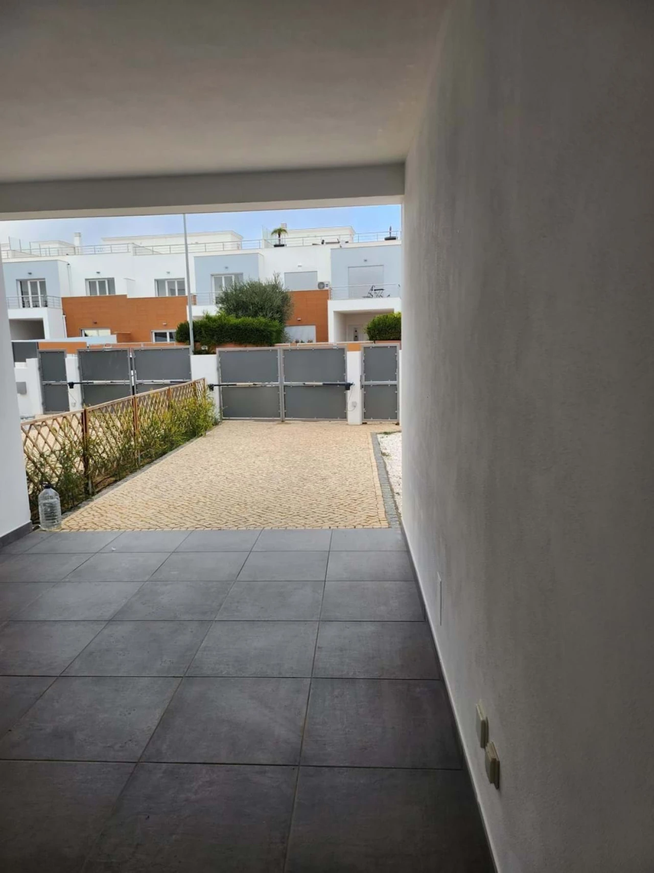 Moradia T3 para Venda em Armação de Pera Foto 2