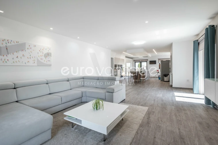 Moradia T5 para Venda em Marinha Grande Foto 8