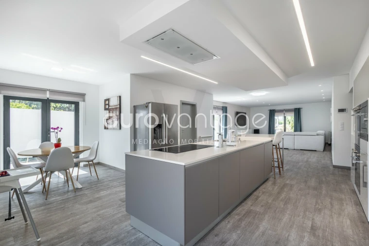 Moradia T5 para Venda em Marinha Grande Foto 12