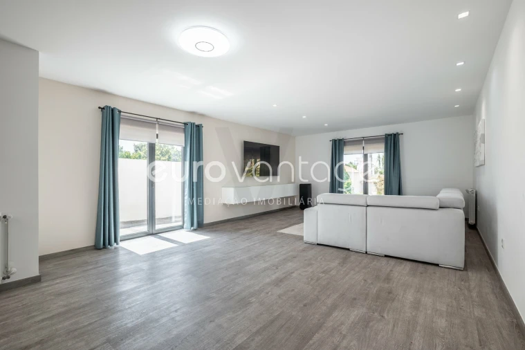 Moradia T5 para Venda em Marinha Grande Foto 6