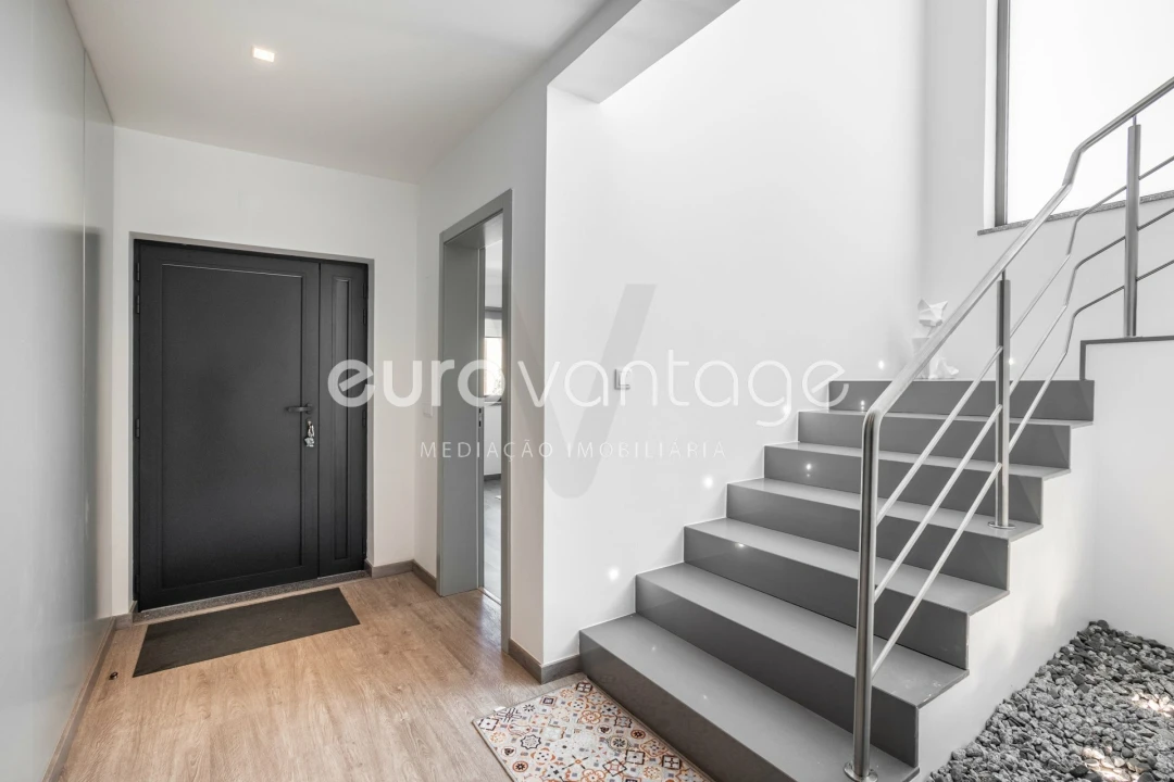 Moradia T5 para Venda em Marinha Grande Foto 3