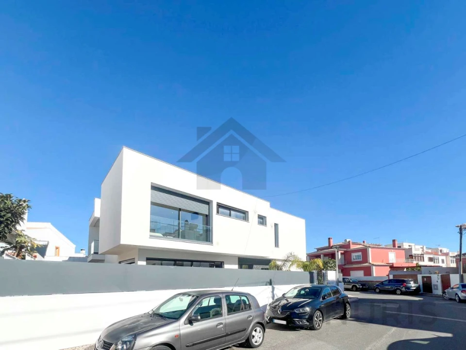 Moradia T4 para Venda em Portimão Foto 2