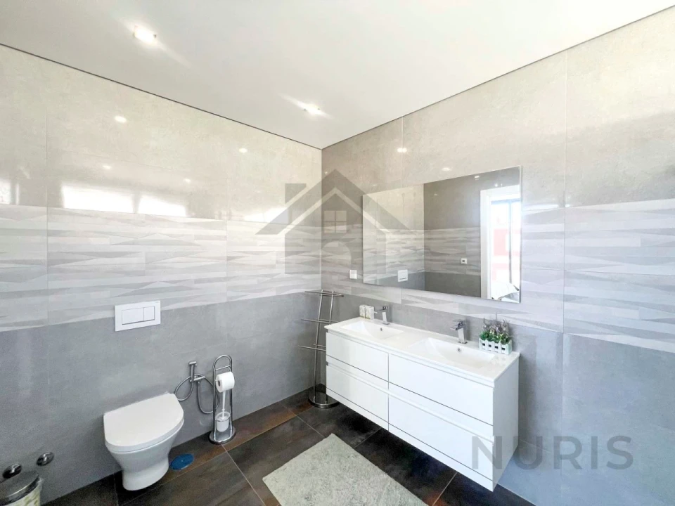 Moradia T4 para Venda em Portimão Foto 23