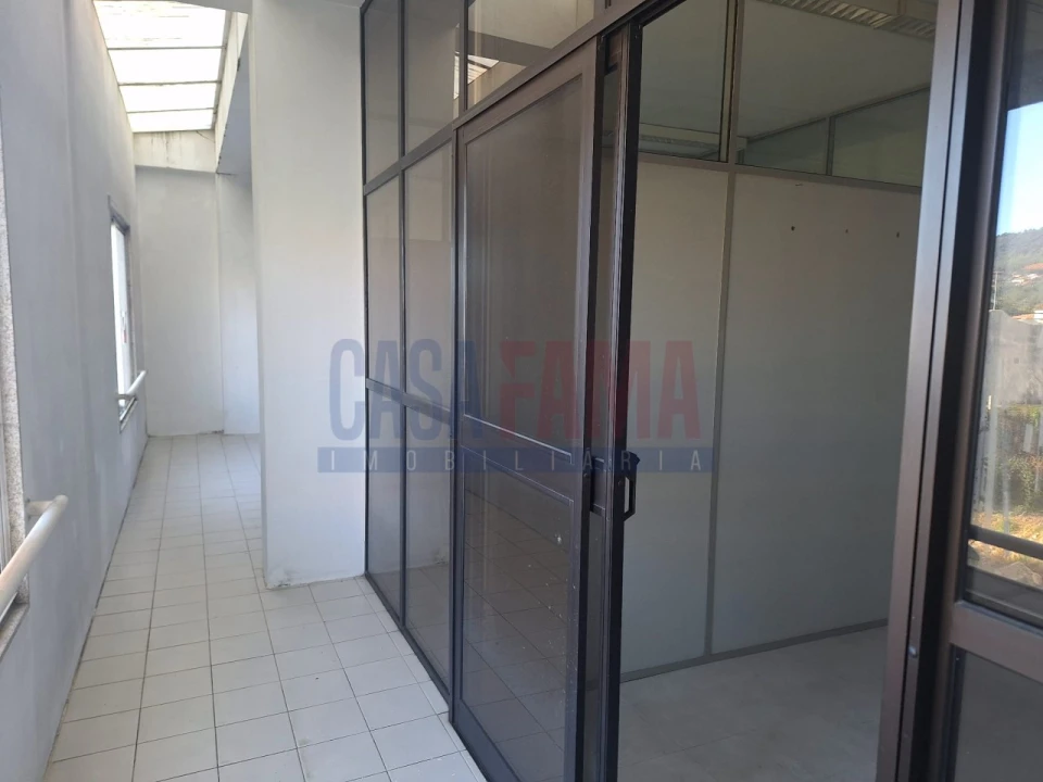 Loja para Venda em Barroselas e Carvoeiro Foto 2