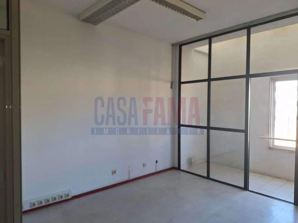 Loja para Venda em Barroselas e Carvoeiro Foto 8