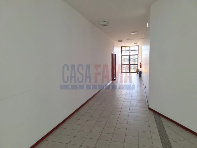 Loja para Venda em Barroselas e Carvoeiro Foto 11