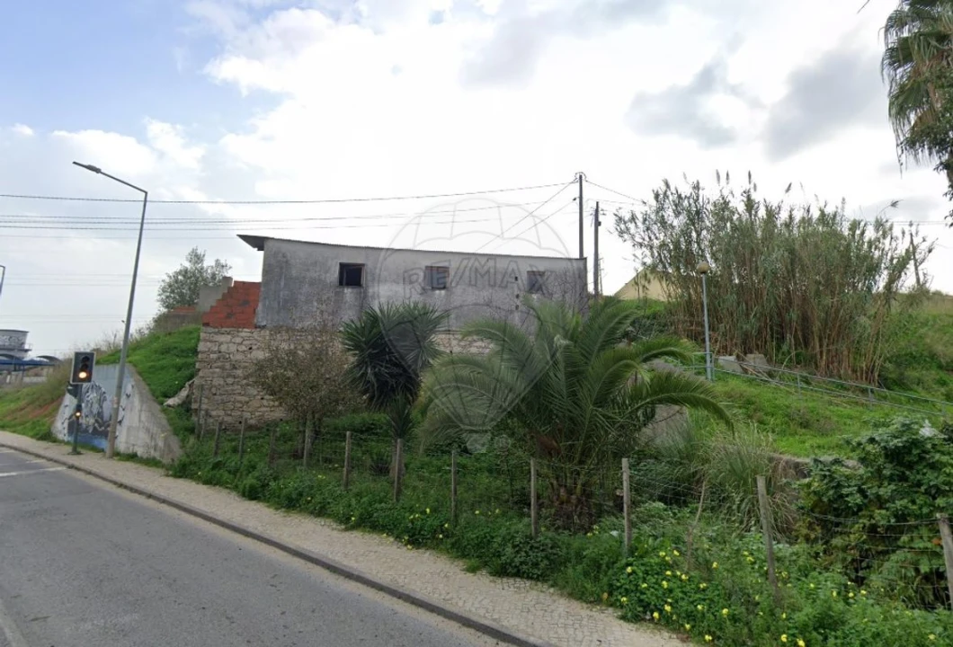 Terreno para Venda em Alverca do Ribatejo e Sobralinho Foto 1