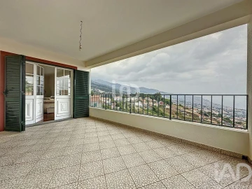 Moradia T4 para Venda em Santo Antonio