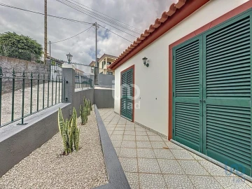 Moradia T4 para Venda em Santo Antonio