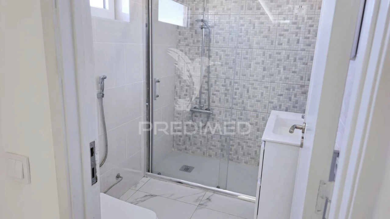 Apartamento T2 para Venda em Portimão Foto 19