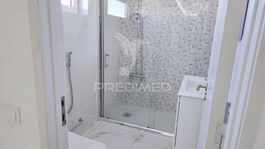 Apartamento T2 para Venda em Portimão Foto 19
