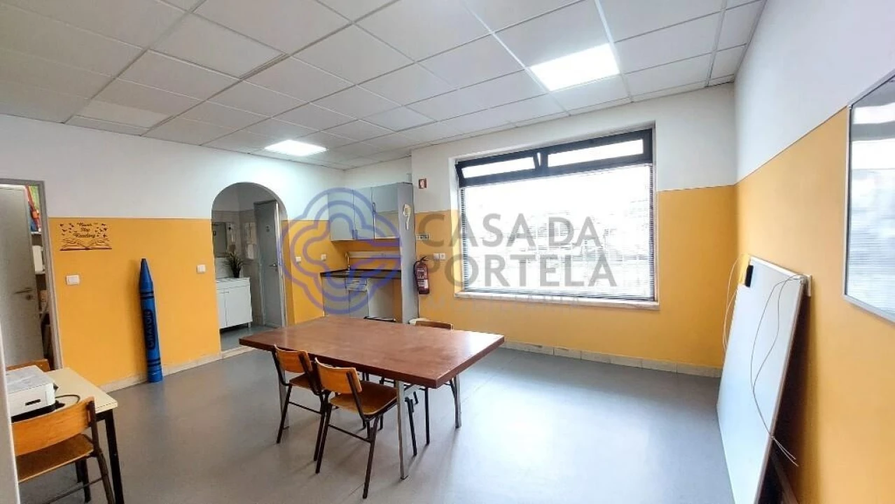 Loja para Arrendamento em Algueirão-Mem Martins Foto 12