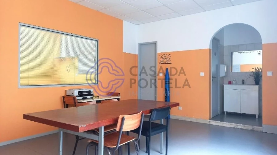 Loja para Arrendamento em Algueirão-Mem Martins Foto 11