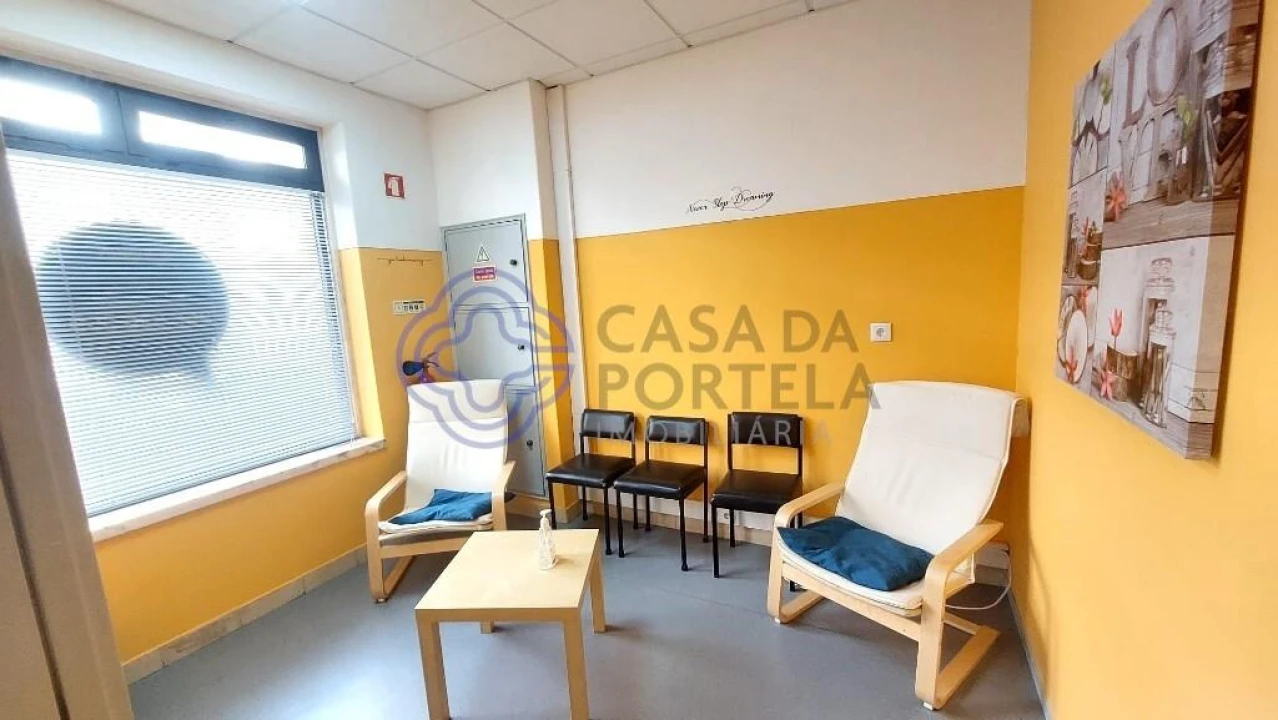 Loja para Arrendamento em Algueirão-Mem Martins Foto 4