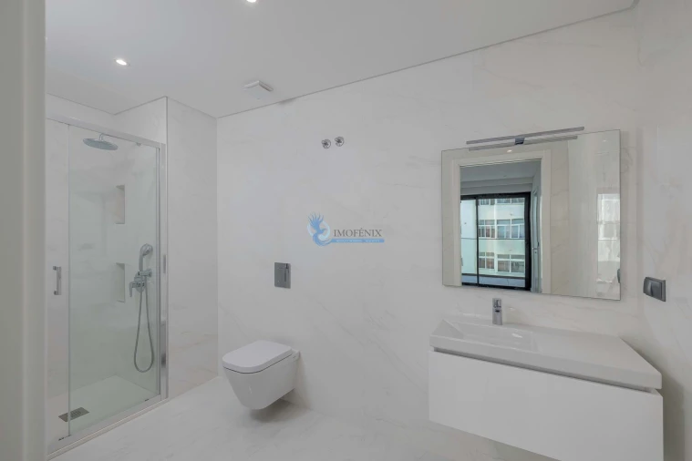 Apartamento T2 para Venda em Quarteira Foto 17