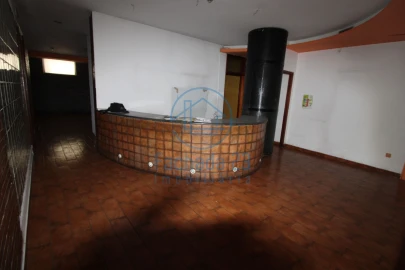 Negócio para Venda em Gondomar (São Cosme), Valbom e Jovim