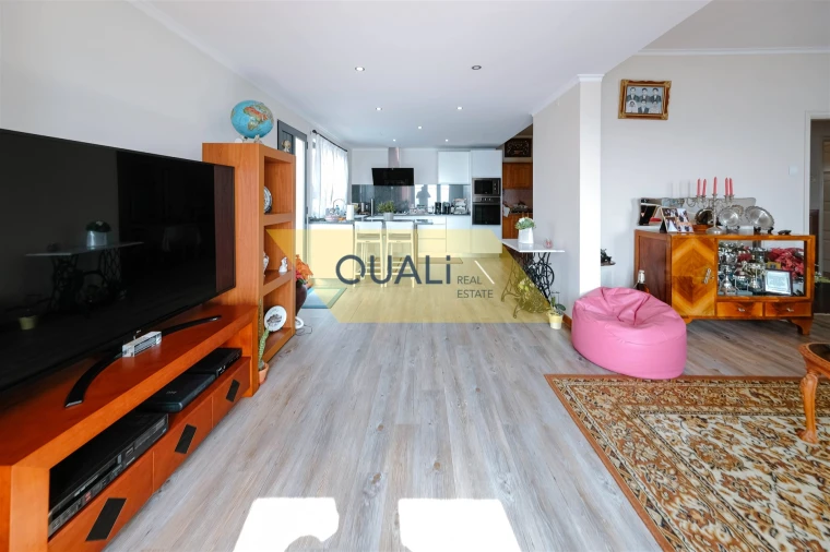 Moradia T4 para Venda em Madalena do Mar Foto 7