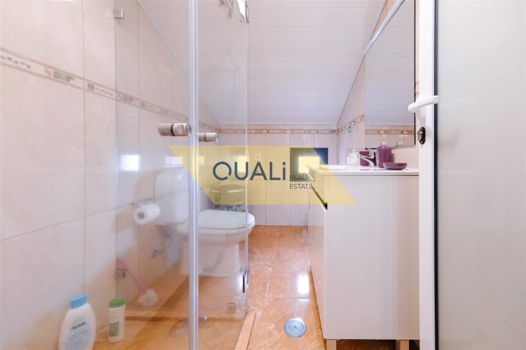 Moradia T4 para Venda em Madalena do Mar Foto 15