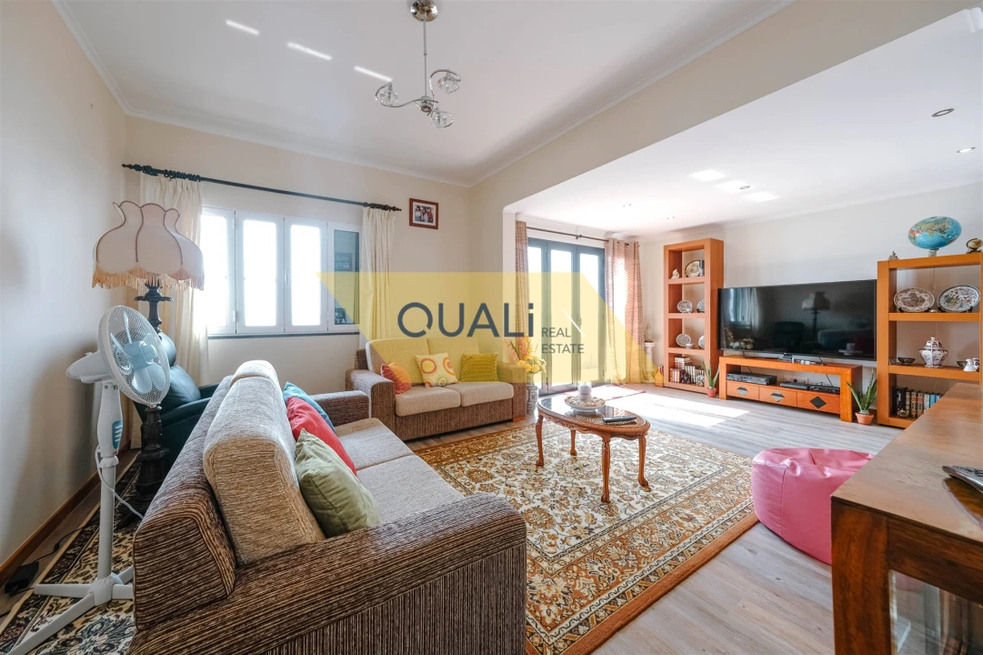 Moradia T4 para Venda em Madalena do Mar Foto 9