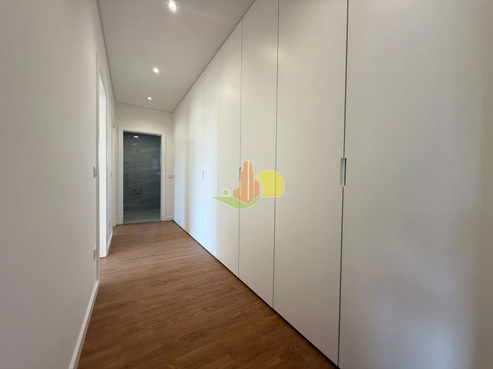 Apartamento T2 para Venda em Tavarede Foto 10