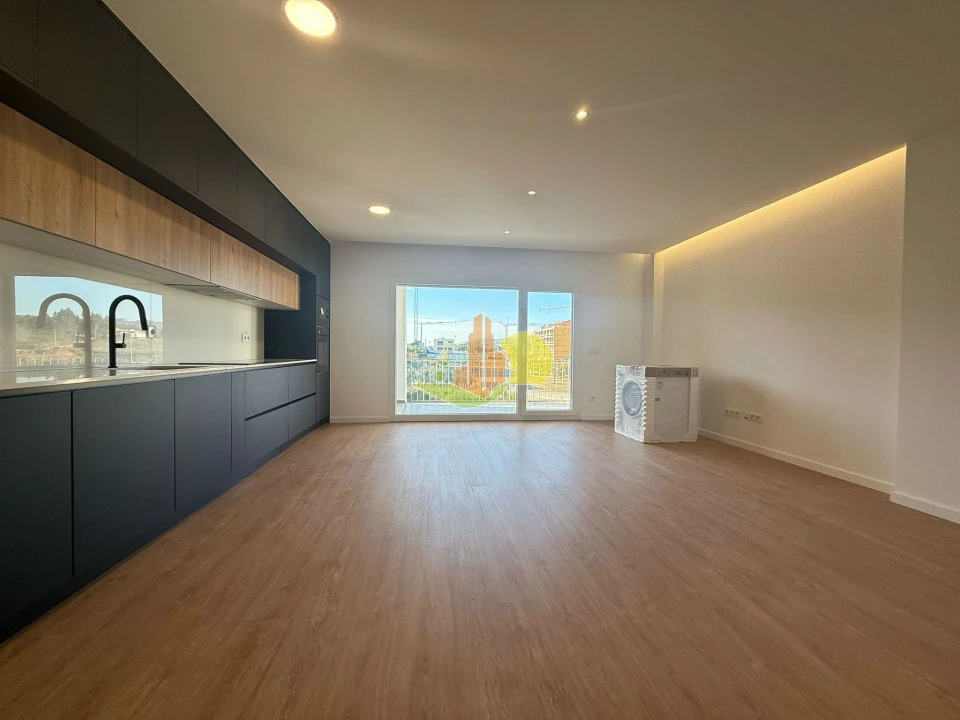 Apartamento T2 para Venda em Tavarede Foto 2