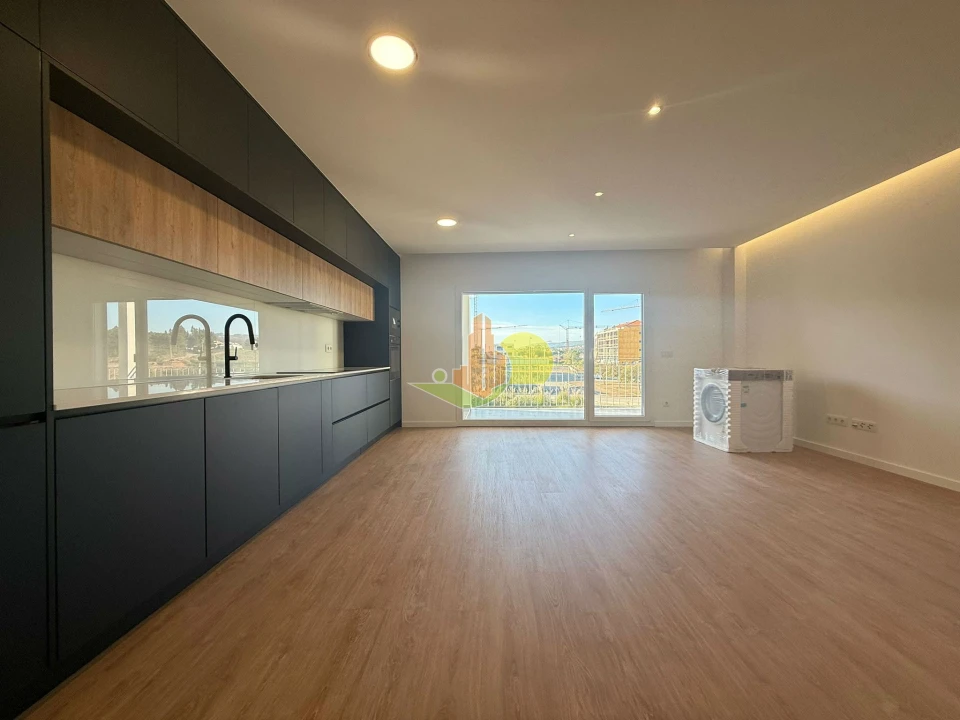 Apartamento T2 para Venda em Tavarede Foto 1