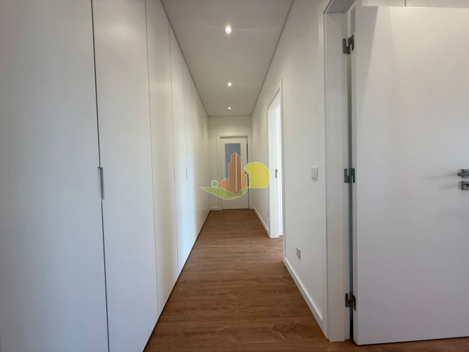 Apartamento T2 para Venda em Tavarede Foto 11